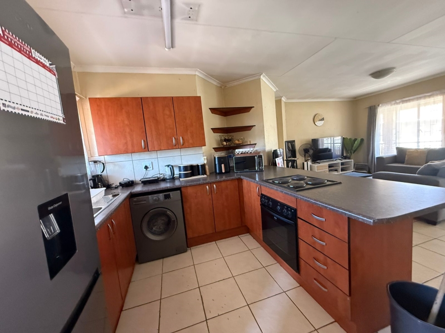 2 Bedroom Property for Sale in Rustenburg Central North West